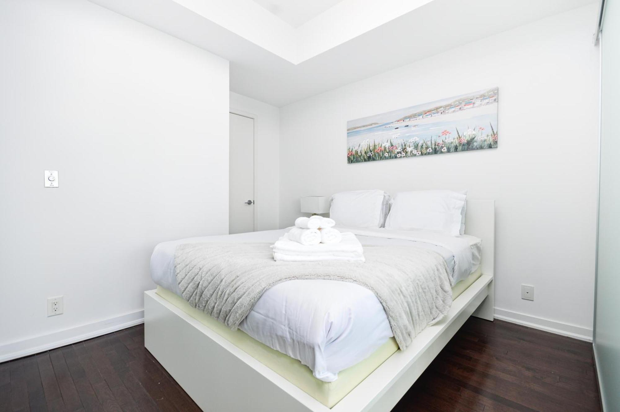 Downtown Toronto Condo Near Cn Tower, Scotiabank Arena, Rogers Centre, Union Station Exterior photo