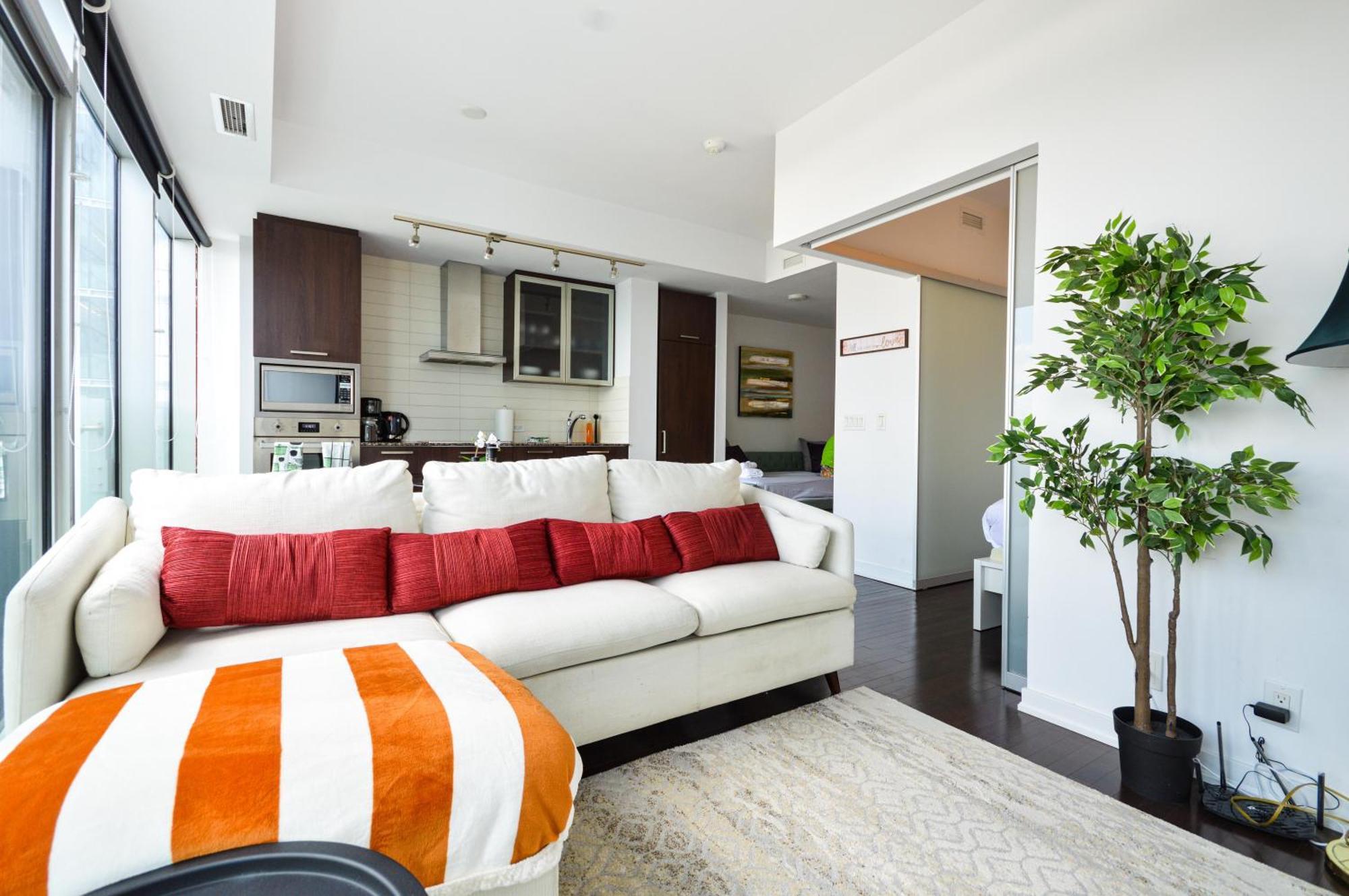 Downtown Toronto Condo Near Cn Tower, Scotiabank Arena, Rogers Centre, Union Station Exterior photo